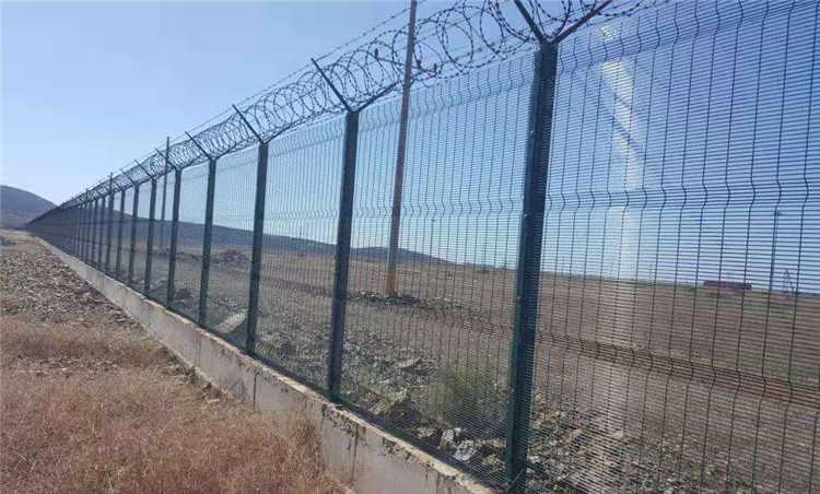 雙邊絲護欄網(wǎng)