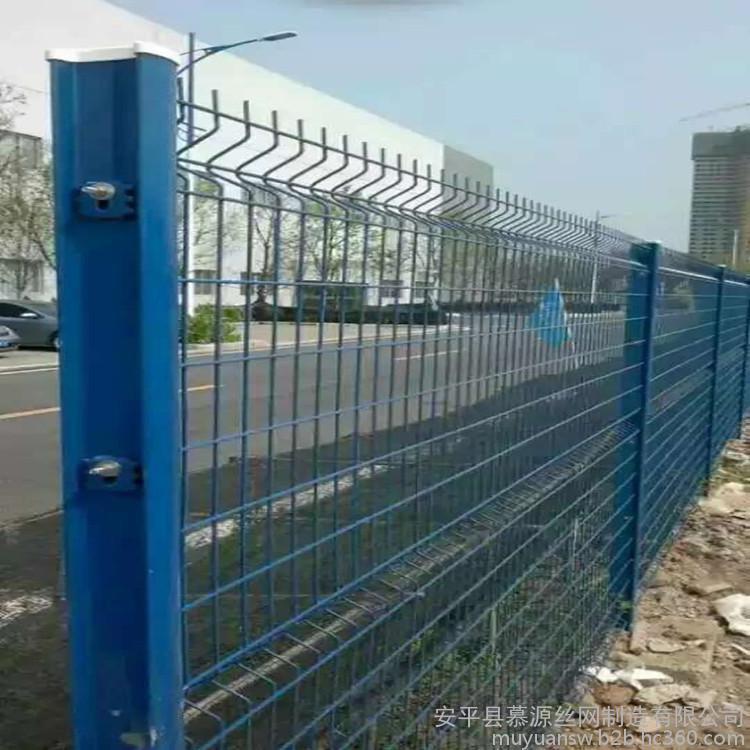 鐵絲護(hù)欄網(wǎng)