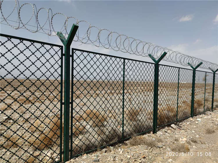 監(jiān)獄警戒金屬圍墻隔離網(wǎng)技術參數(shù)