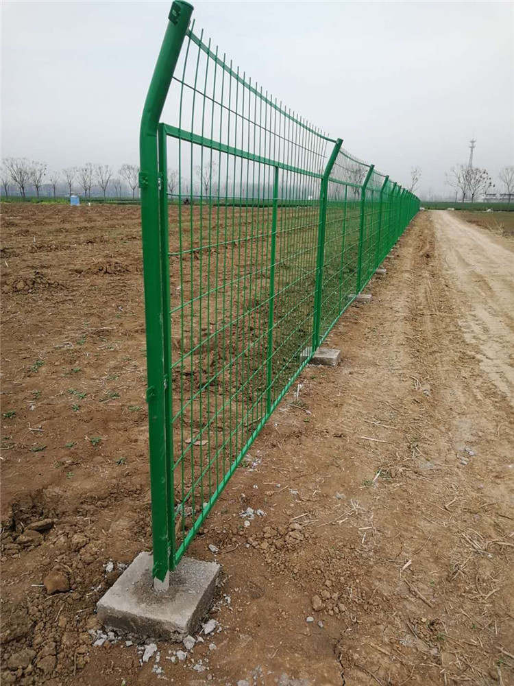 隔離柵護(hù)欄網(wǎng)