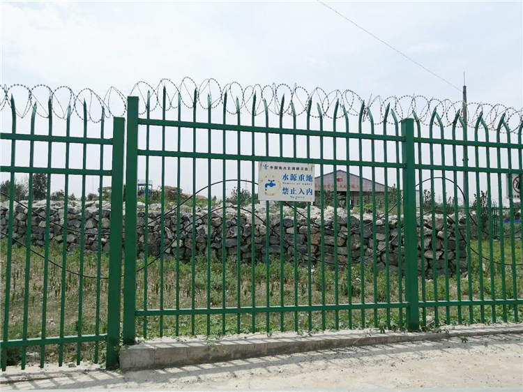 自然保護區(qū)護欄圍欄用品，自然資源浸塑鐵絲網(wǎng)