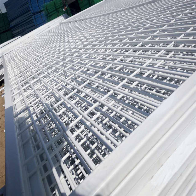 看守所、拘留所安裝防攀爬金屬隔離網(wǎng)時(shí)的注意事項(xiàng)