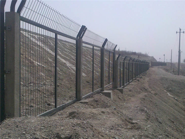 鐵路防護柵欄執(zhí)行的國家標準