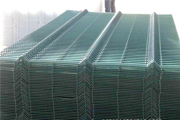 三折彎護(hù)欄網(wǎng)